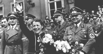 Ханна Райч: как любимая лётчица Гитлера пыталась спасти фюрера из бункера в апреле 1945 года